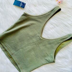 ~ ☀️ Hollister Seamless V-Neck Tank ☀️~